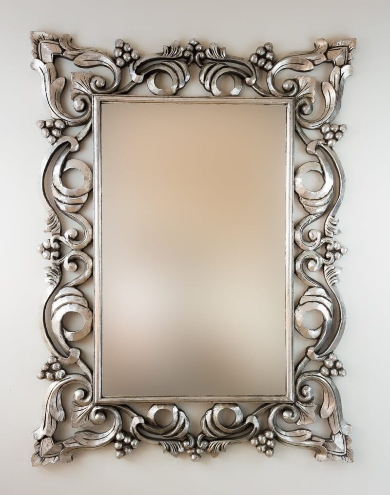 Espejo decorativo de madera Gada Warta de 90x120cm en Plata (envejecida)