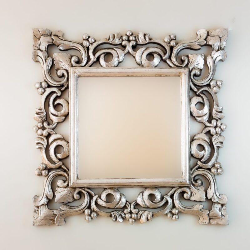Espejo decorativo de madera Gada Warta de 60x60cm en Plata (envejecida)