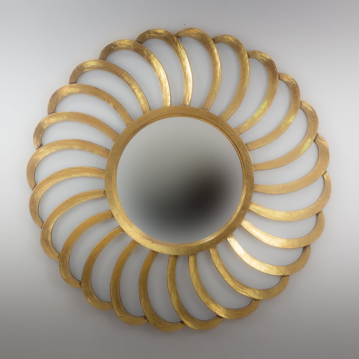 Espejo de pared decorativo Sea Waves Oro (envejecido) de 120cm. Espejo de pared decorativo Sea Waves Oro (envejecido) de 120cm.