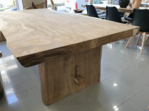 Mesa maciza de madera de suar pata madera