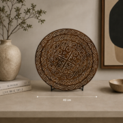 Plato de madera tallado con motivos étnicos de 40cm