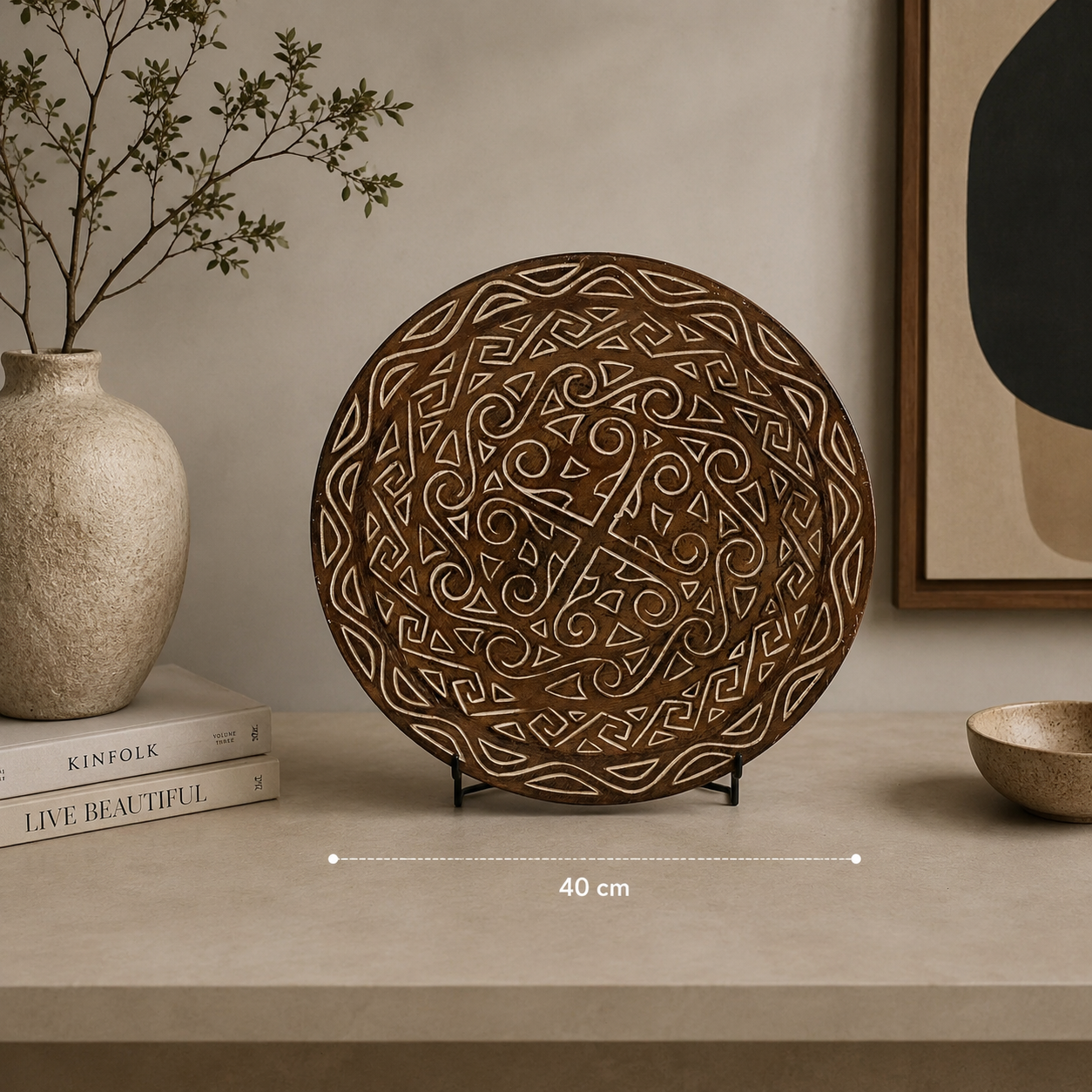Plato étnico decorativo Plato de madera tallado con motivos étnicos de 40cm