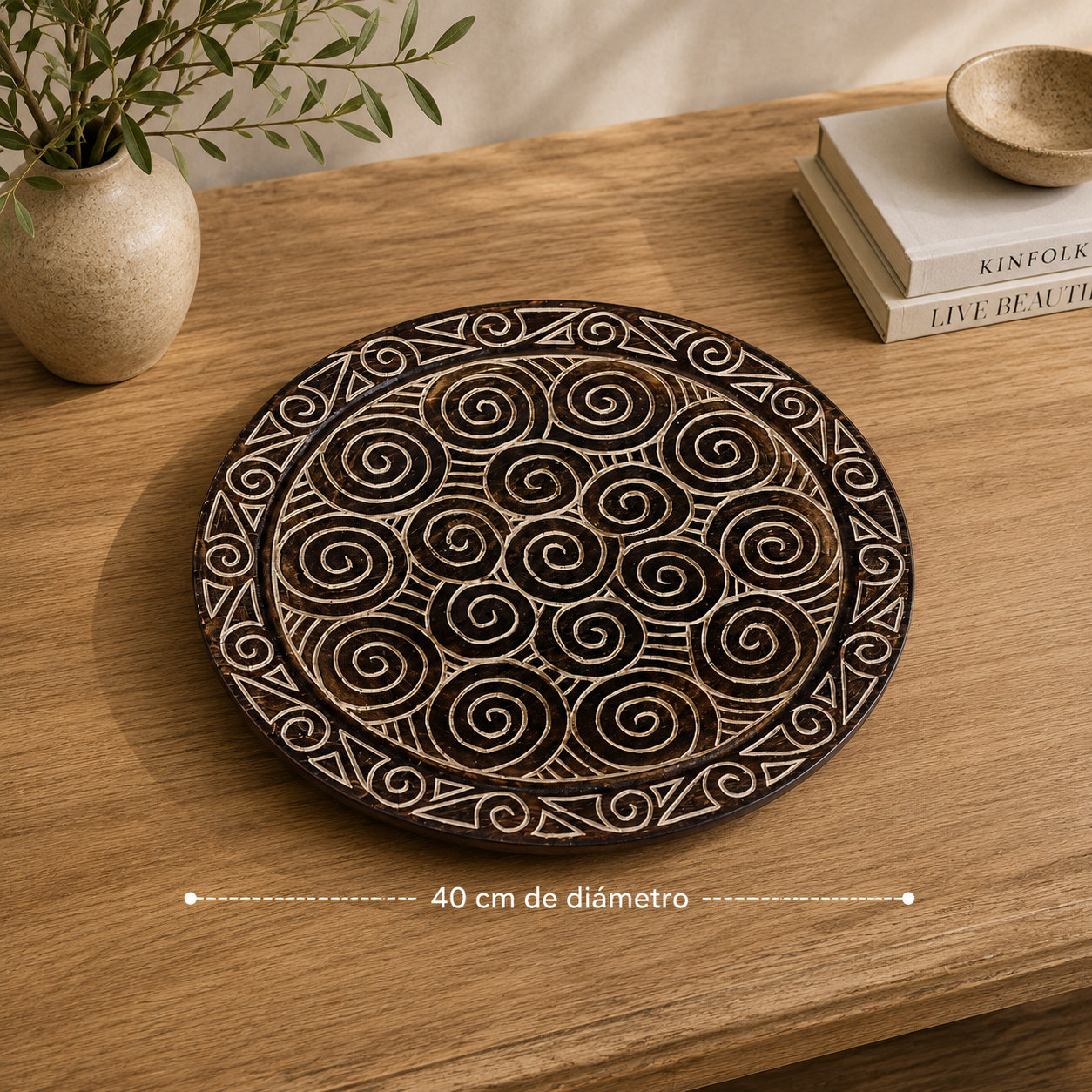 plato etnico de 40cm Plato de madera decorativo tallado con motivos circulares étnicos de 40cm