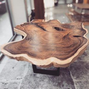 Mesa redonda de tronco de suar de una pieza