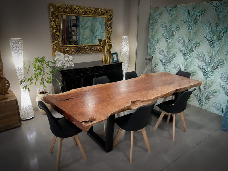 Mesa rústica de madera de Lychee