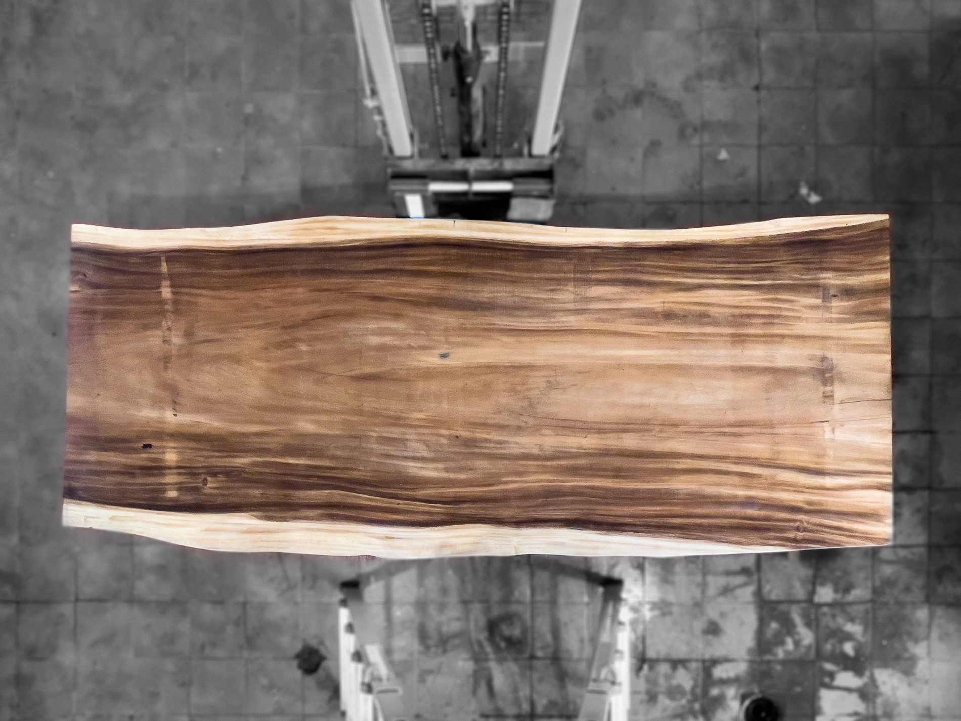 Mesas de Suar en madera maciza de 312 cms