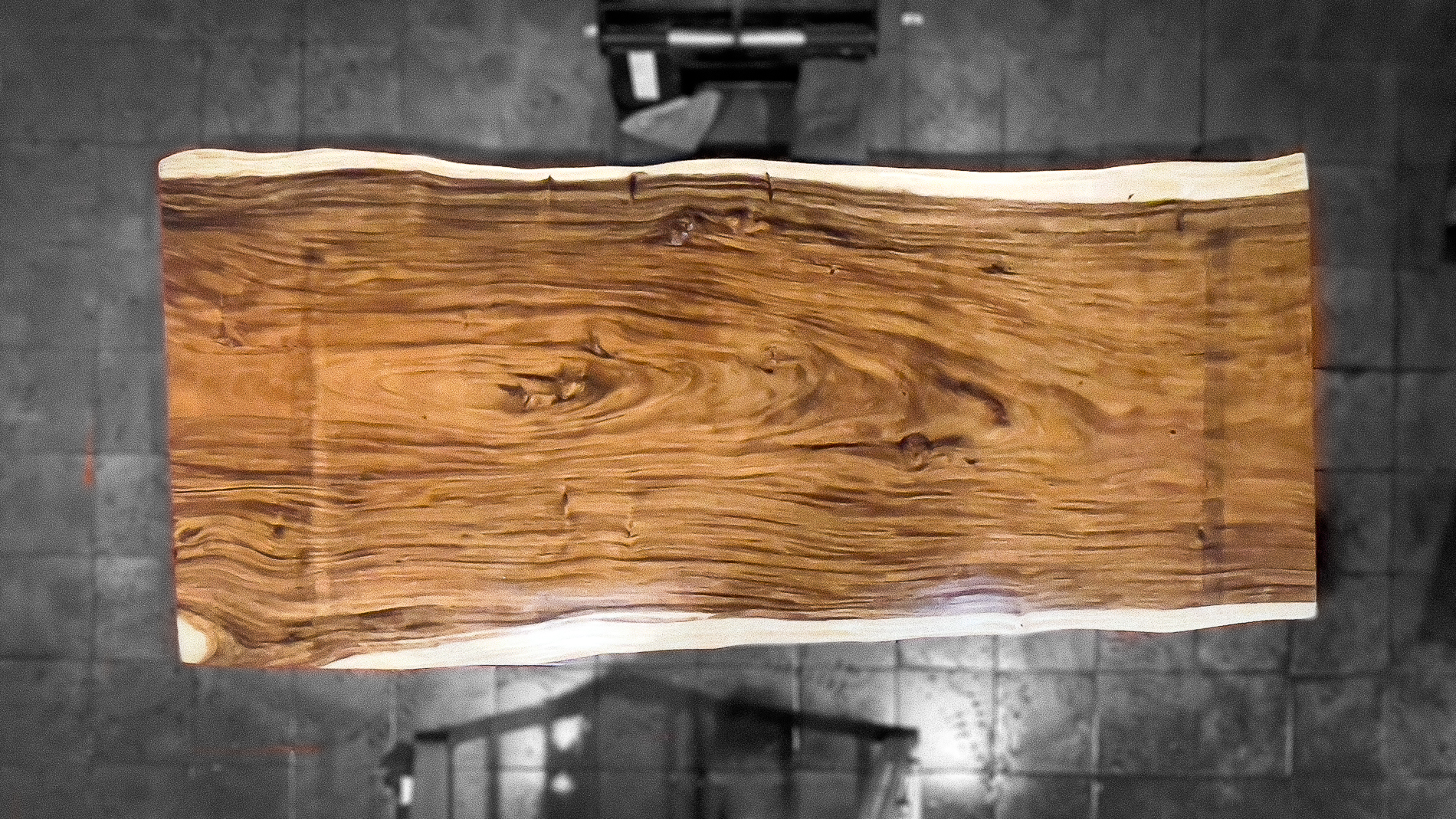 Mesas de Suar en madera maciza de 261 cms