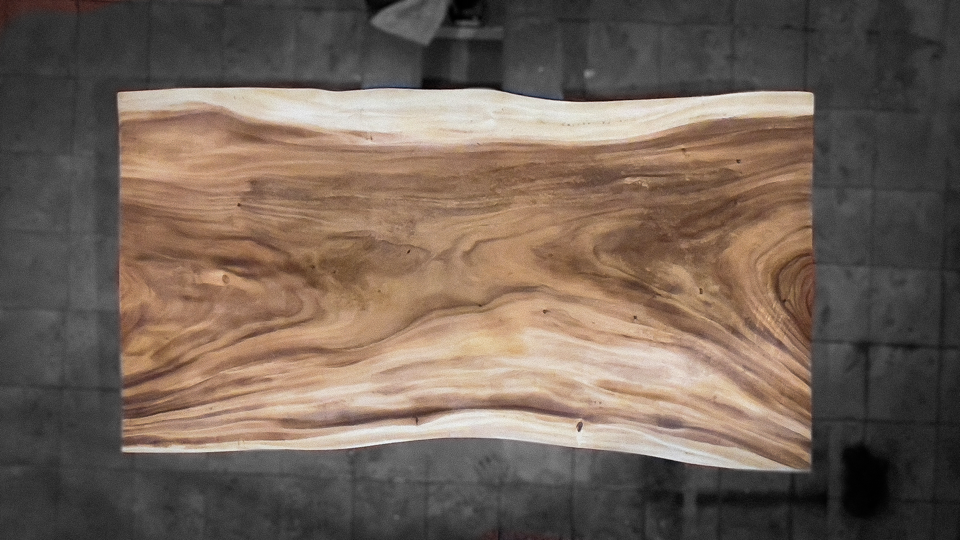 Mesas de Suar en madera maciza de 201 cms