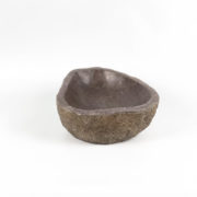 Lavabo pequeño de piedra de rio. Pica de baño (imagen real). De 29 x 26cm | Baños de piedra bonitos en mirococo.com