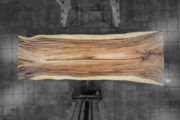 **Imagen real** Mesa comedor de madera de Suar de UNA PIEZA de 300x108/90 y 8 cm de grosor