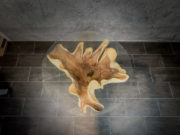Mesa baja maciza de tronco de Sono (Rosewood) con cristal de 100cm