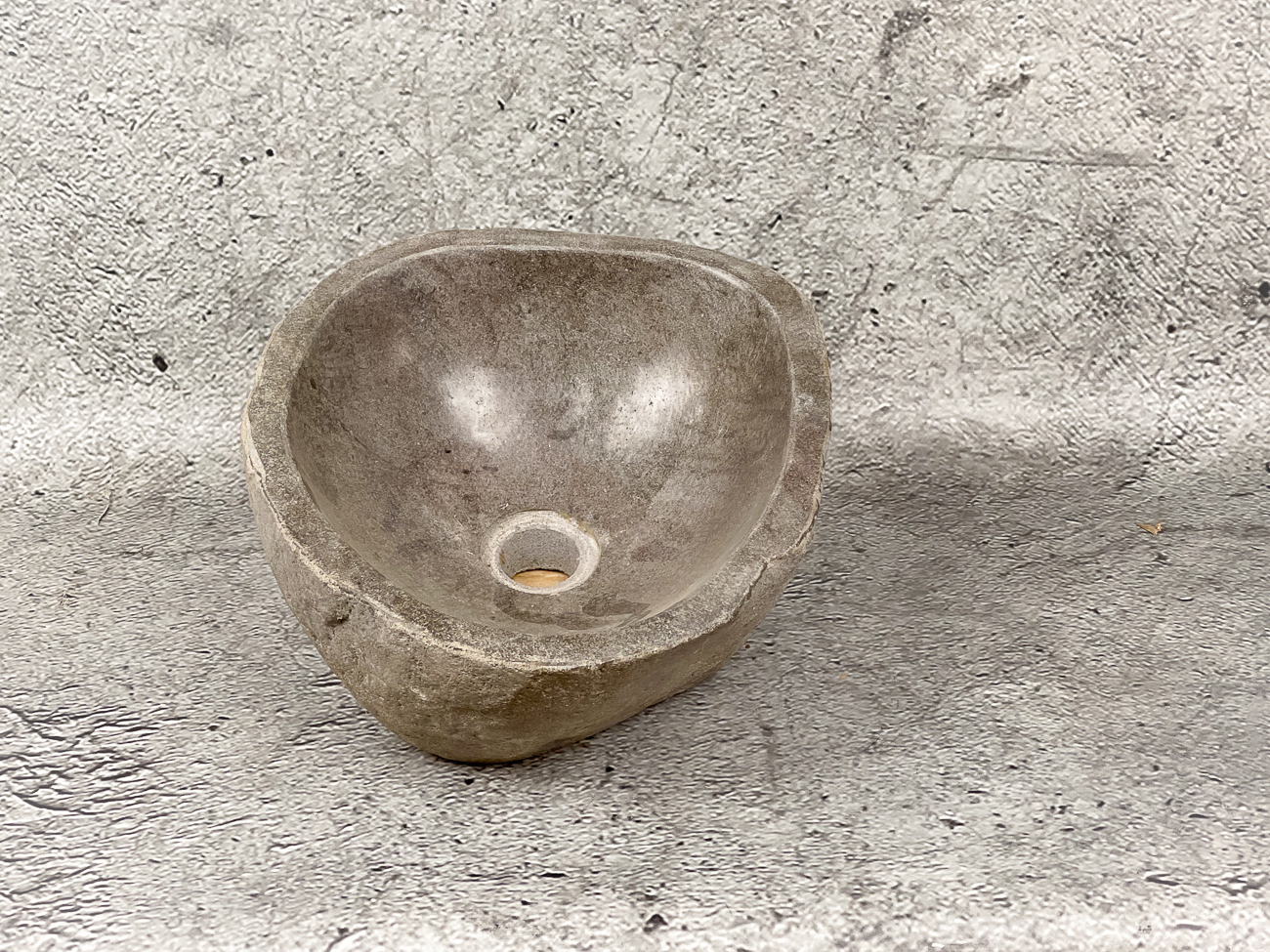 WRIII25-12-3 Lavabo natural pequeño de piedra de rio (imagen real). De 30x32cm