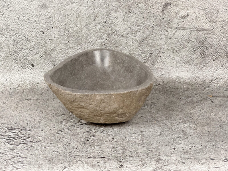 Lavabo natural pequeño de piedra de rio (imagen real). De 32x30cm