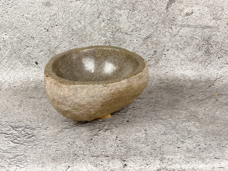 Lavabo natural pequeño de piedra de rio (imagen real). De 30x30cm
