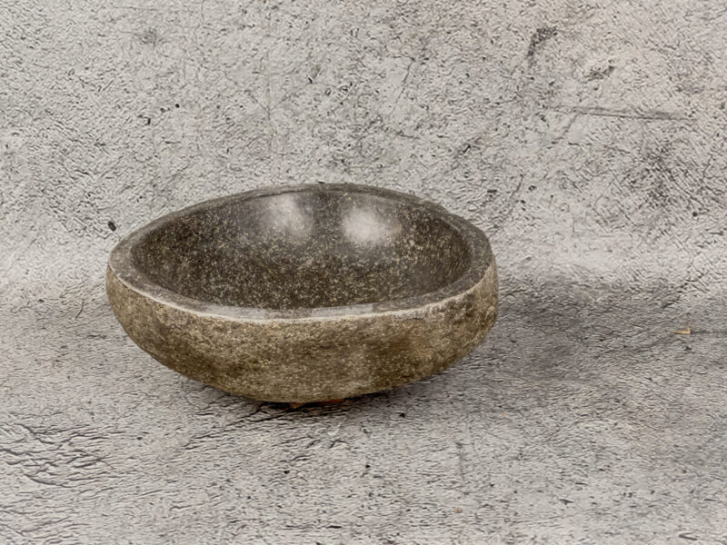 Lavabo natural pequeño de piedra de rio (imagen real). De 36x29cm