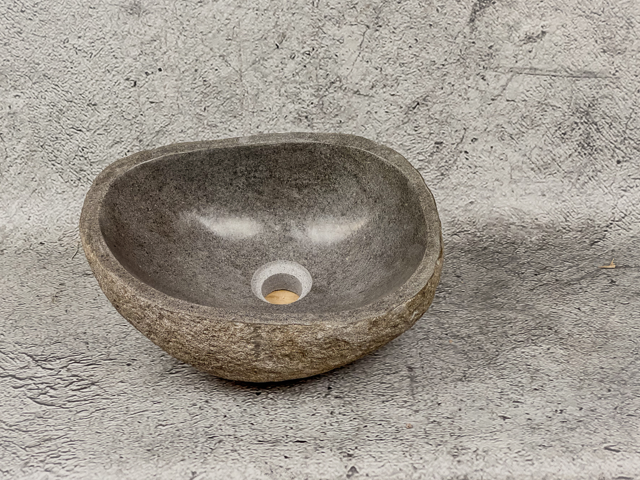 WRIII25-21-3 Lavabo natural pequeño de piedra de rio (imagen real). De 36x27cm