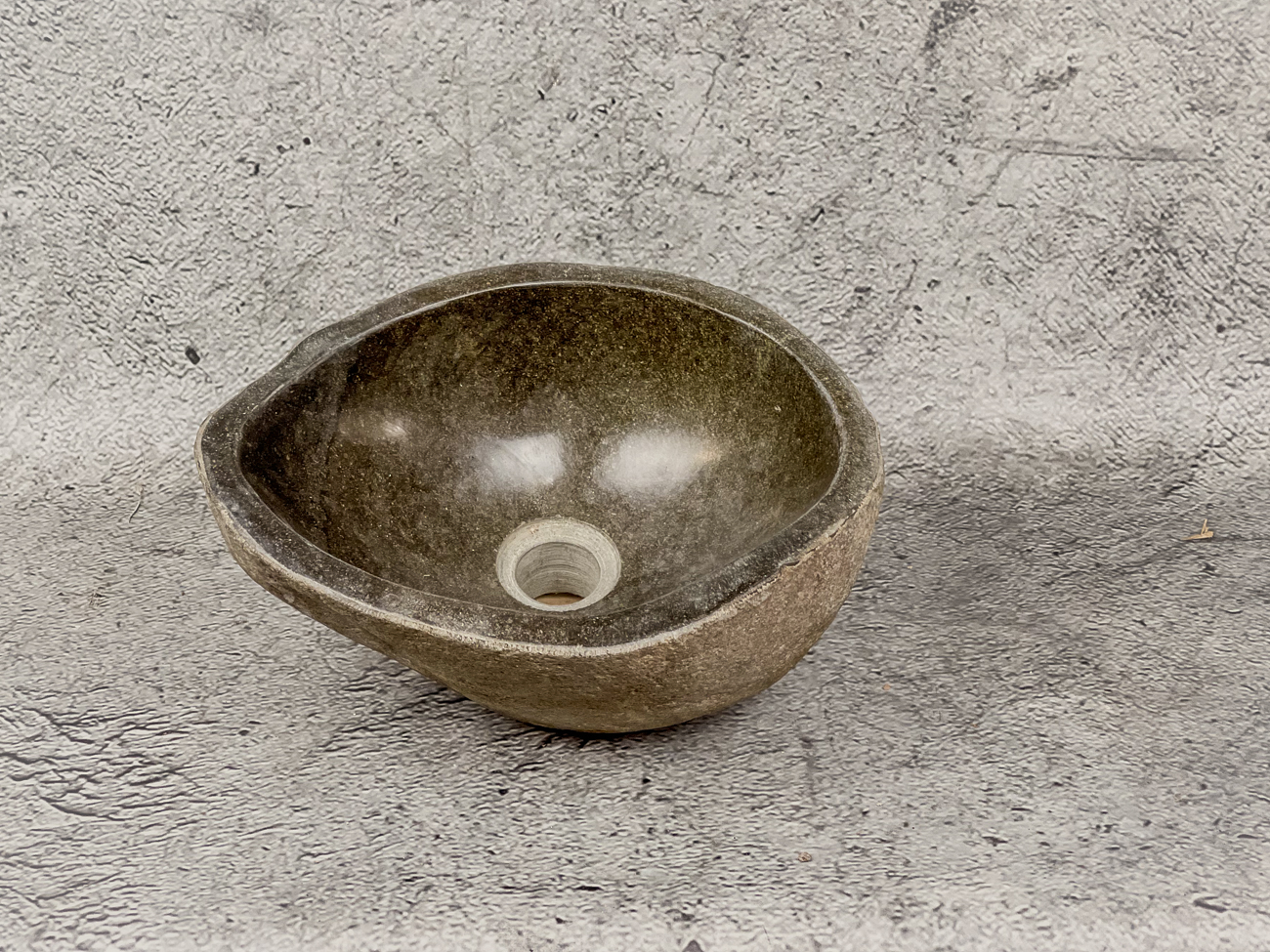 WRIII25-23-3 Lavabo natural pequeño de piedra de rio (imagen real). De 34x27cm