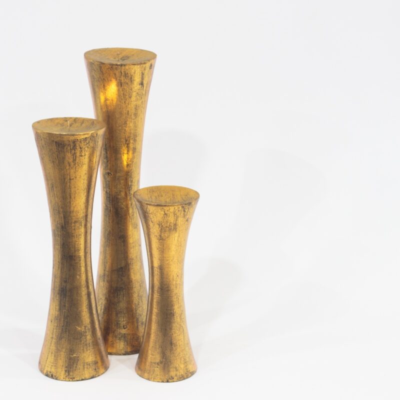 Candelabro Kalú de madera, acabado oro envejecido